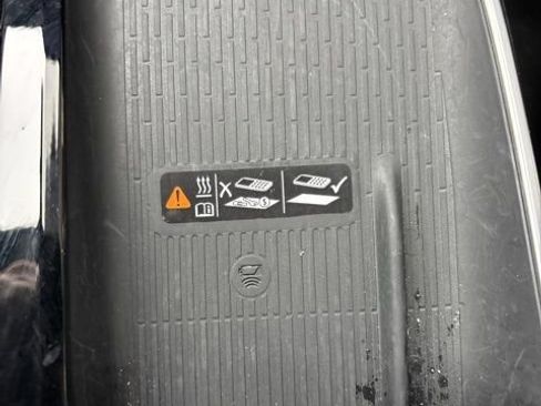 Used 2025 Buick Enclave Preferred AWD/4WD image 19
