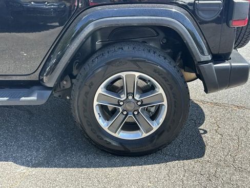 Used 2019 Jeep Wrangler Unlimited Sahara AWD/4WD image 21