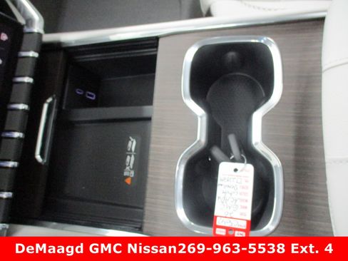 New 2026 GMC Acadia Denali w/ Super Cruise Package image 32