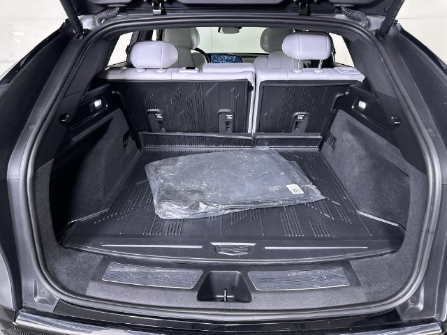 Used 2024 Cadillac Lyriq Luxury AWD/4WD image 27