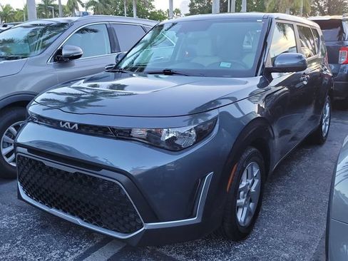 Used 2023 Kia Soul LX w/ LX Technology Package FWD image 27