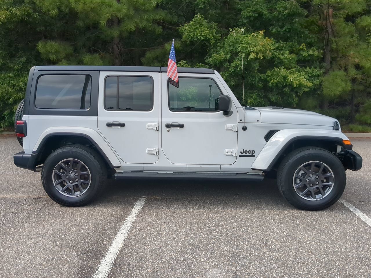 Used 2021 Jeep Wrangler Unlimited Sport AWD/4WD image 3