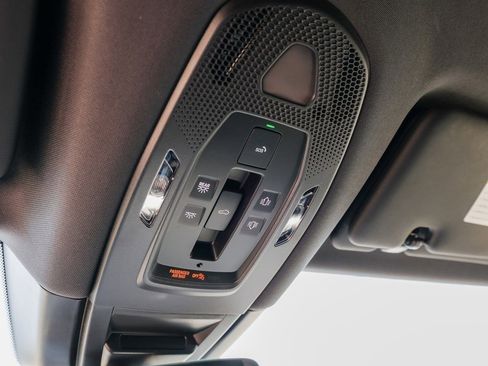 Certified 2025 Porsche Cayenne image 21