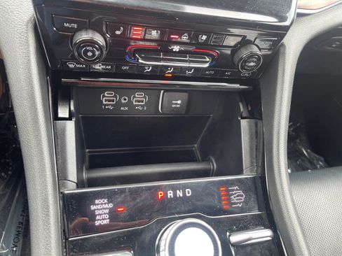 Used 2025 Jeep Grand Cherokee Summit image 15