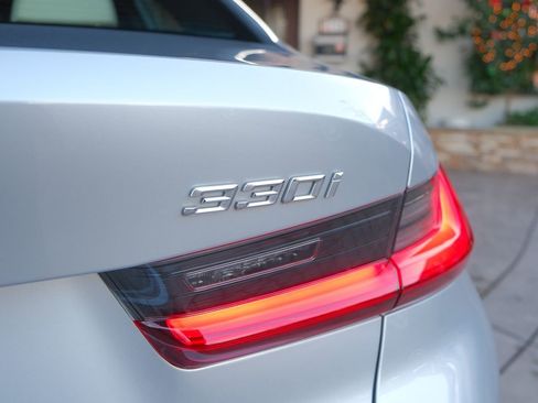 Used 2019 BMW 330i Sedan w/ Driving Assistance Package image 55