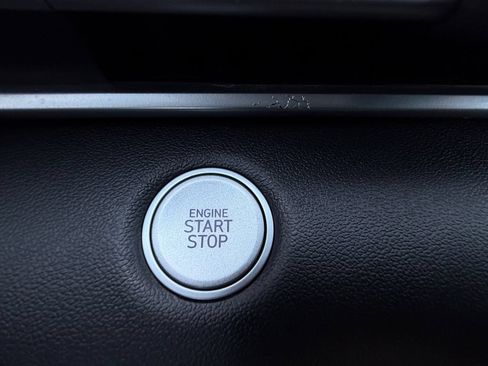 Used 2021 Hyundai Elantra SEL FWD image 25