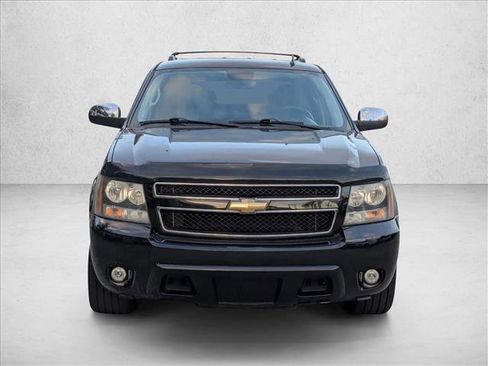 Used 2011 Chevrolet Tahoe LT image 2