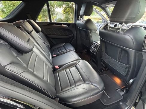 Used 2012 Mercedes-Benz ML 63 AMG 4MATIC w/ AMG Performance Pkg image 35
