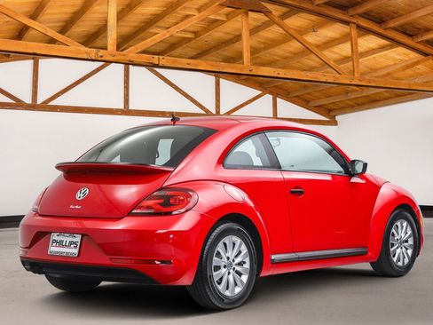 Used 2018 Volkswagen Beetle 2.0T S FWD image 5