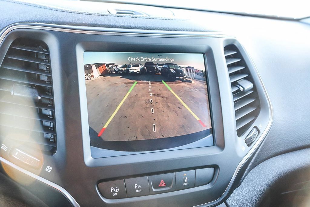 Used 2023 Jeep Cherokee Altitude Lux AWD/4WD image 26