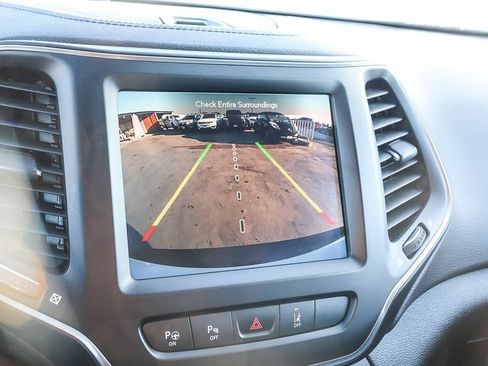 Used 2023 Jeep Cherokee Altitude Lux AWD/4WD image 26