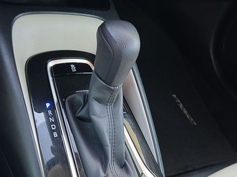 Used 2020 Toyota Corolla LE image 16