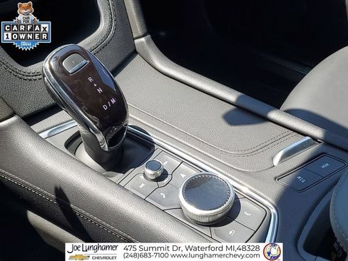 Certified 2023 Cadillac XT5 Sportv w/ LPO, Floor Liner Package AWD/4WD image 17