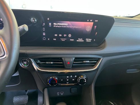 Used 2025 Buick Encore GX Preferred image 21