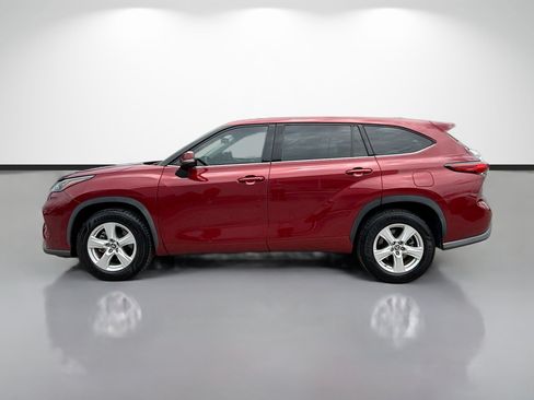Used 2020 Toyota Highlander LE FWD image 6