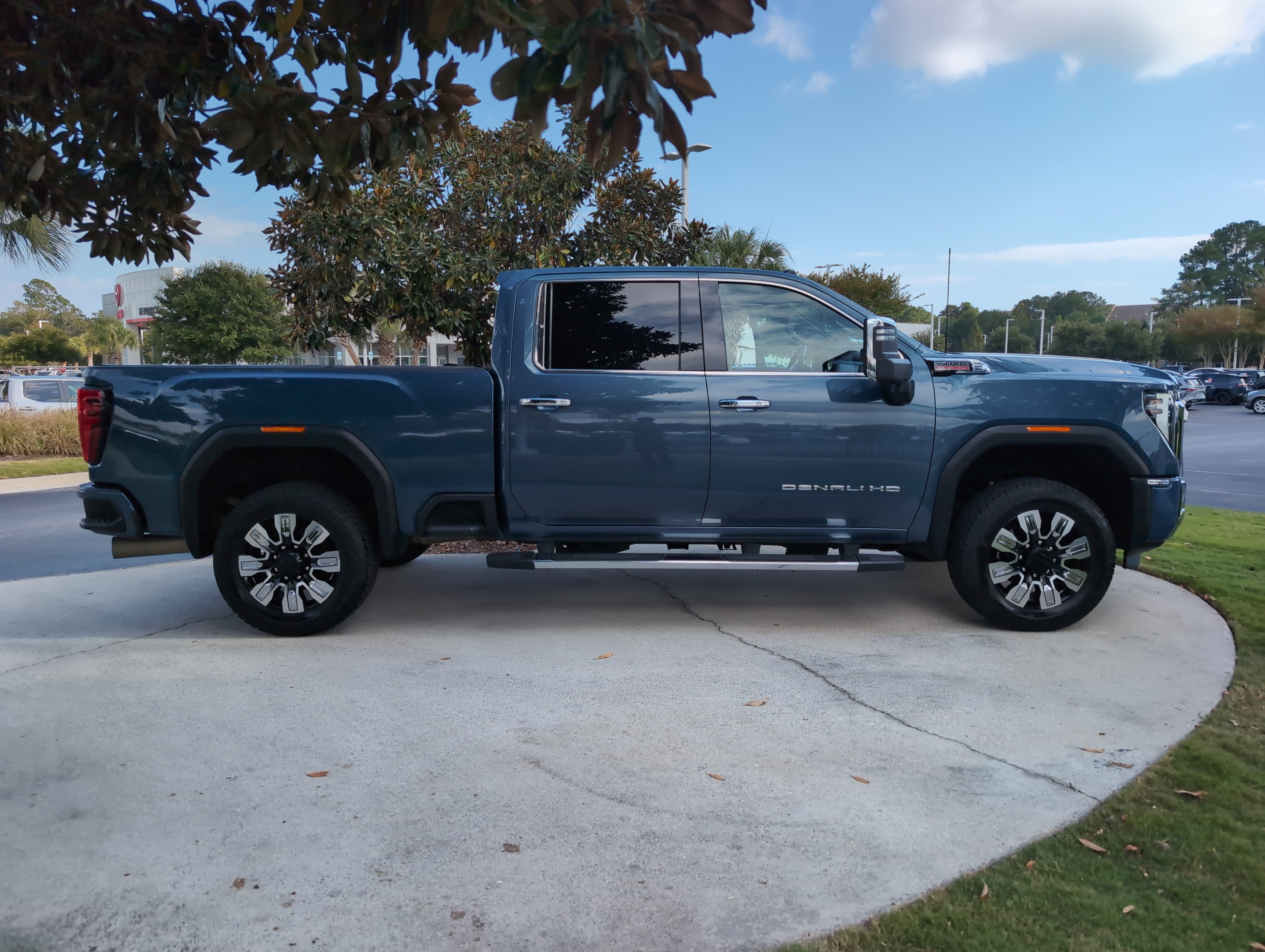 Used 2025 GMC Sierra 3500 Denali w/ Denali Reserve Package AWD/4WD image 10