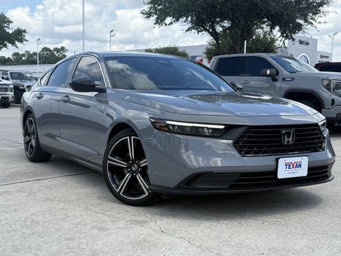 Used 2024 Honda Accord Sport image 2