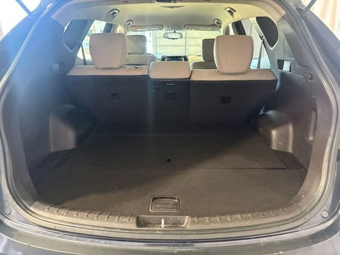 Used 2018 Hyundai Santa Fe Sport w/ 2.4L Value Package 02 FWD image 17
