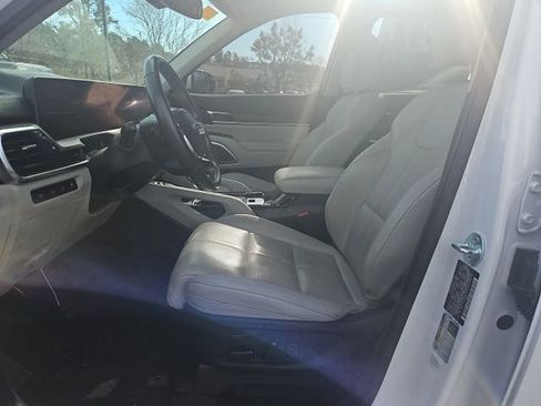 Used 2024 Kia Telluride SX image 9