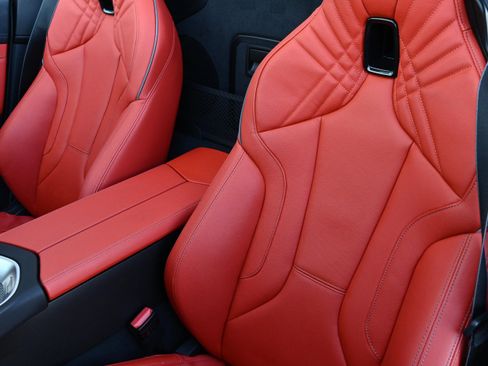 Certified 2025 BMW Z4 M40i w/ Premium Package image 9