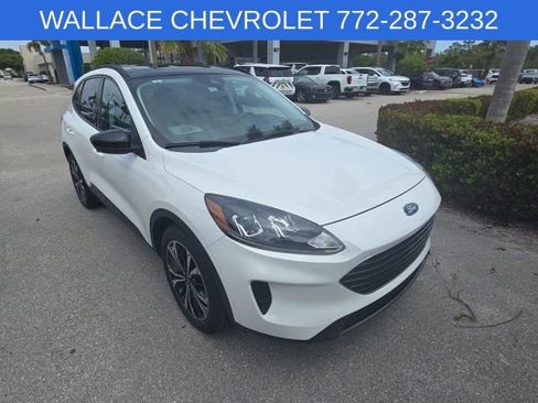 Used 2021 Ford Escape SE w/ SE Sport Appearance Package image 1