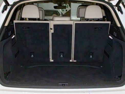 Used 2018 Audi Q5 2.0T Premium Plus w/ Premium Plus Package image 11