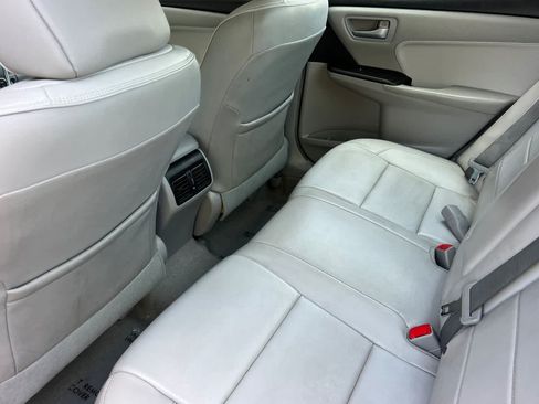 Used 2015 Toyota Camry XLE w/ Advanced Technology Package FWD image 4