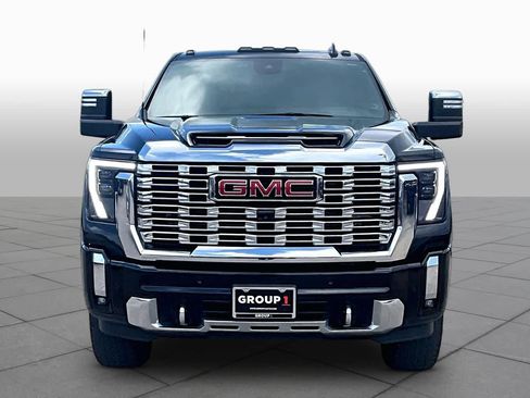 Used 2024 GMC Sierra 2500 Denali w/ Denali Reserve Package AWD/4WD image 4