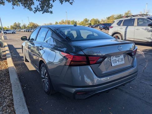 Used 2025 Nissan Altima 2.5 SV image 7