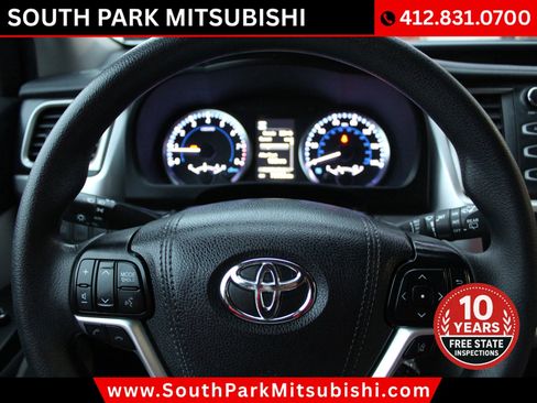 Used 2019 Toyota Highlander LE image 18