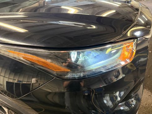 Used 2023 Toyota Highlander XLE AWD/4WD image 28