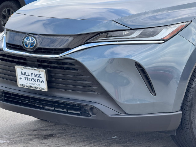 Used 2024 Toyota Venza LE AWD/4WD image 3