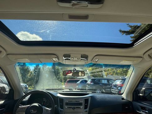 Used 2011 Subaru Legacy 2.5i Limited image 21