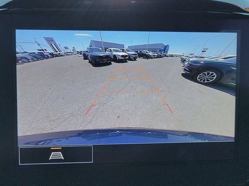 Used 2023 Chevrolet Traverse LT AWD/4WD image 25