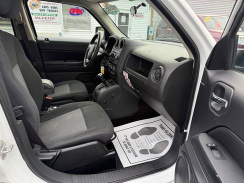Used 2014 Jeep Patriot Sport w/ Power Value Group AWD/4WD image 27