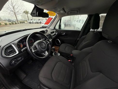 Used 2018 Jeep Renegade Latitude w/ Safety & Security Group image 11