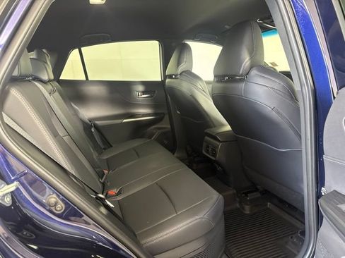 Used 2024 Toyota Venza XLE AWD/4WD image 5