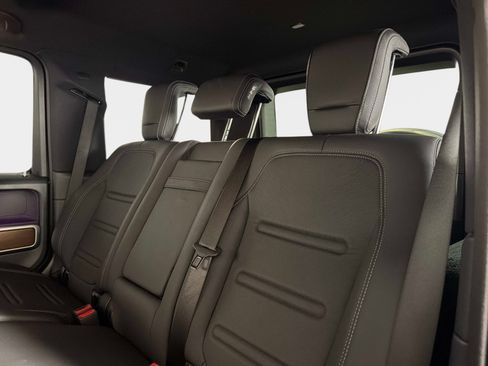 Used 2023 Mercedes-Benz G 550 image 32