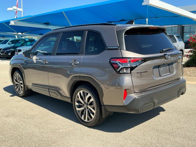 Used 2025 Subaru Forester Touring AWD/4WD image 4