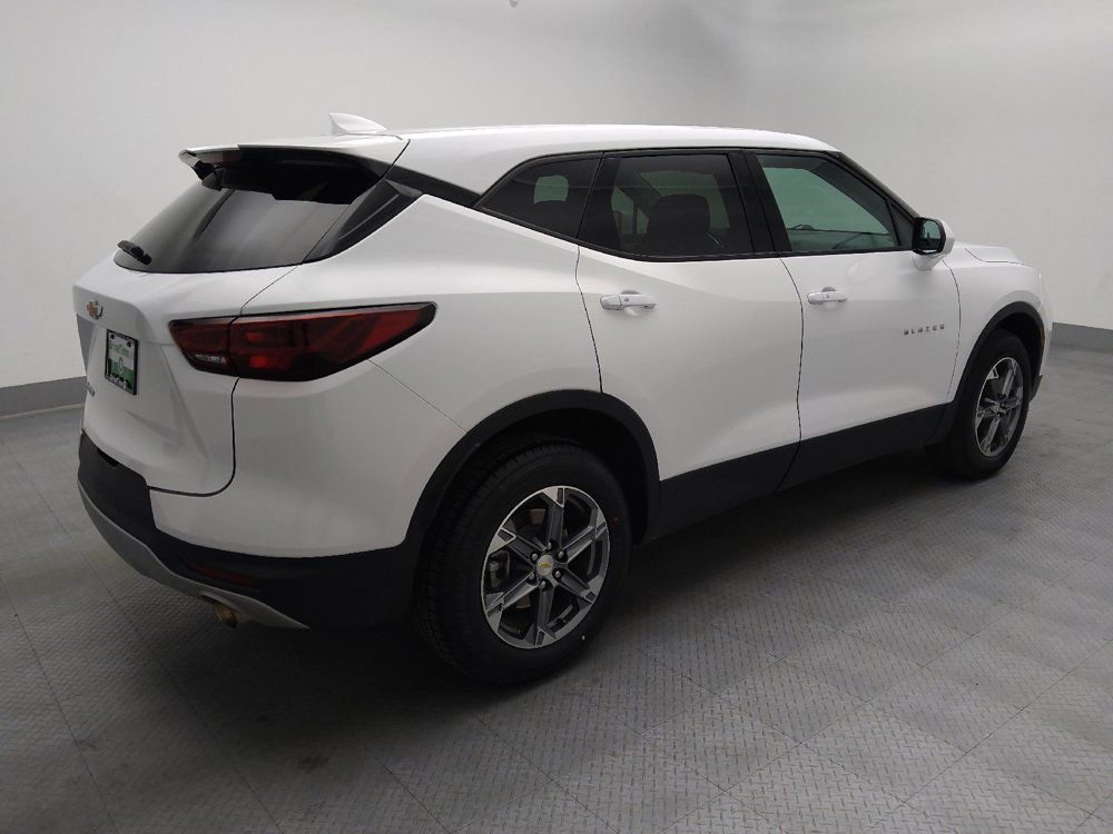Used 2025 Chevrolet Blazer LT FWD image 10
