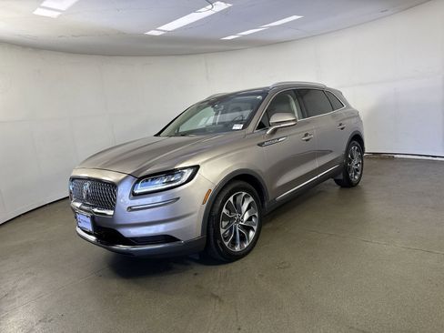 Used 2021 Lincoln Nautilus Reserve image 2