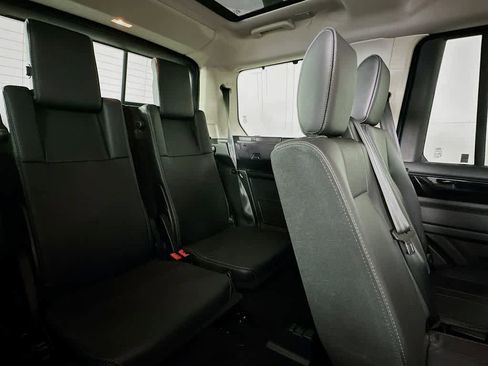 Used 2015 Land Rover LR4 HSE image 34