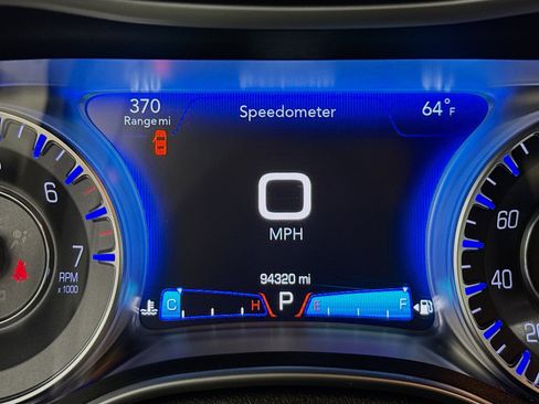 Used 2016 Chrysler 300 C Platinum w/ Safetytec Plus Group image 13