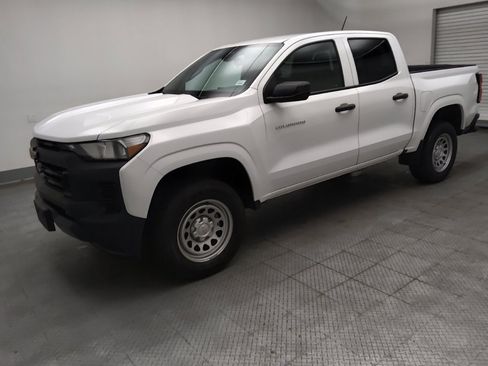 Used 2023 Chevrolet Colorado W/T image 2