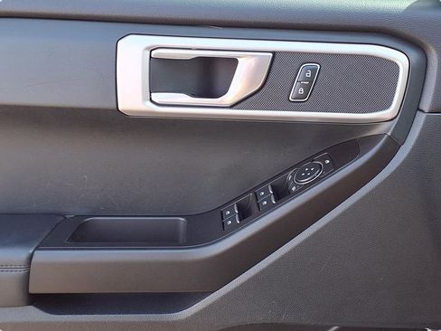 Used 2021 Ford Explorer 2WD image 13