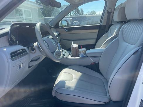 Used 2025 Hyundai Palisade Limited FWD image 8