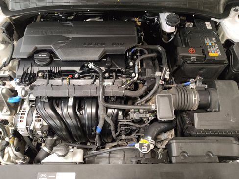 Used 2025 Hyundai Elantra SEL FWD image 30