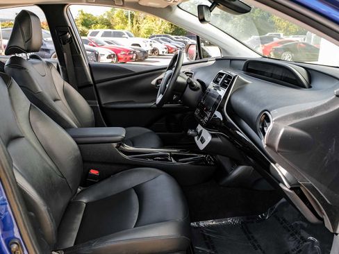 Used 2017 Toyota Prius Four image 33