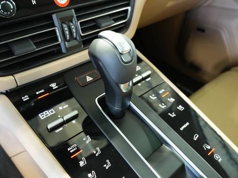 Certified 2026 Porsche Macan AWD/4WD image 24