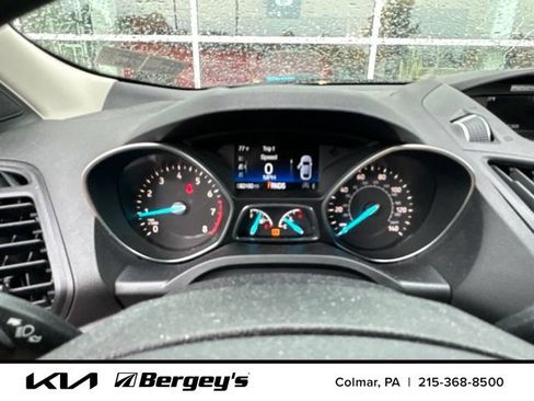 Used 2017 Ford Escape SE FWD image 6